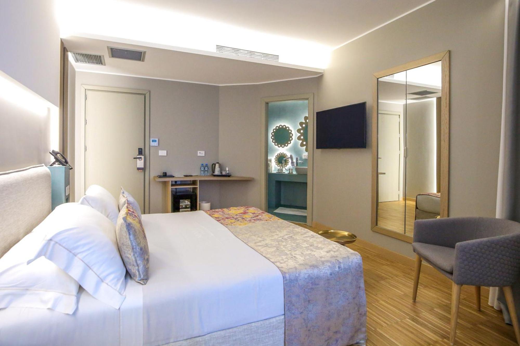 Hotel Vlora Priam, Affiliated By Melia Dış mekan fotoğraf