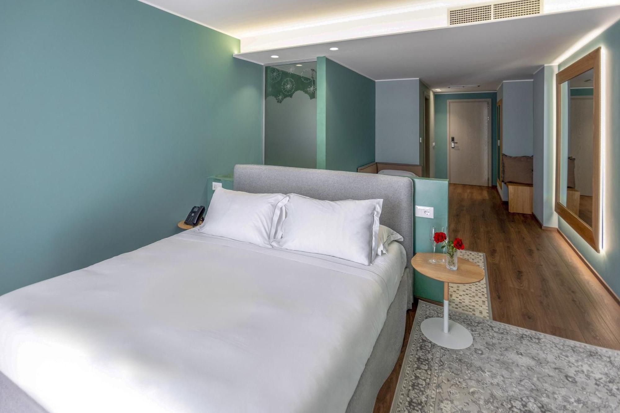 Hotel Vlora Priam, Affiliated By Melia Dış mekan fotoğraf