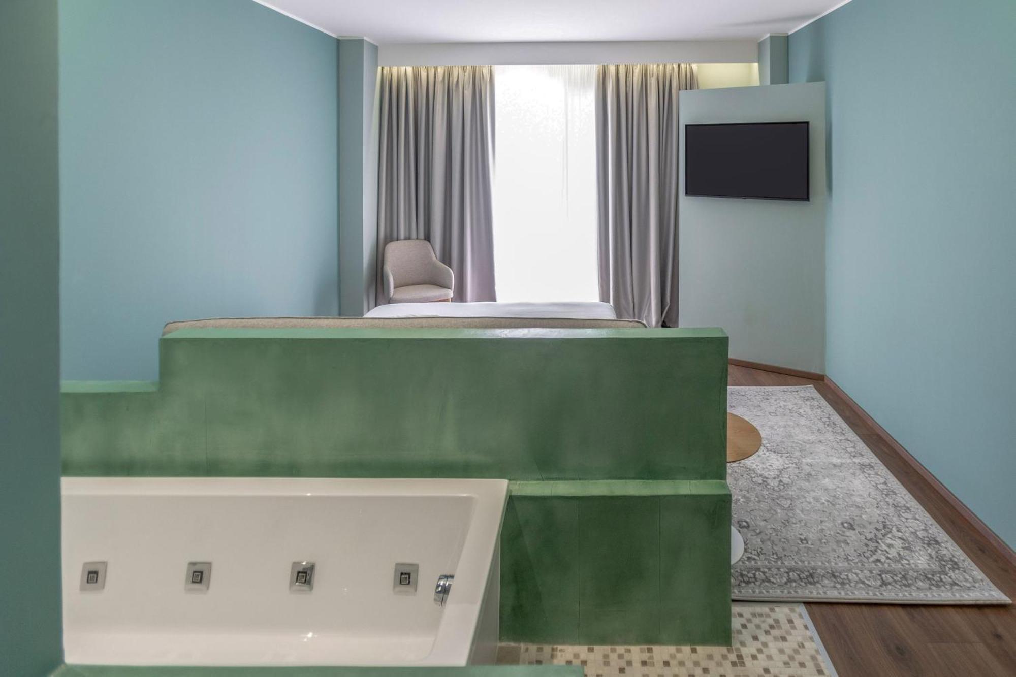 Hotel Vlora Priam, Affiliated By Melia Dış mekan fotoğraf