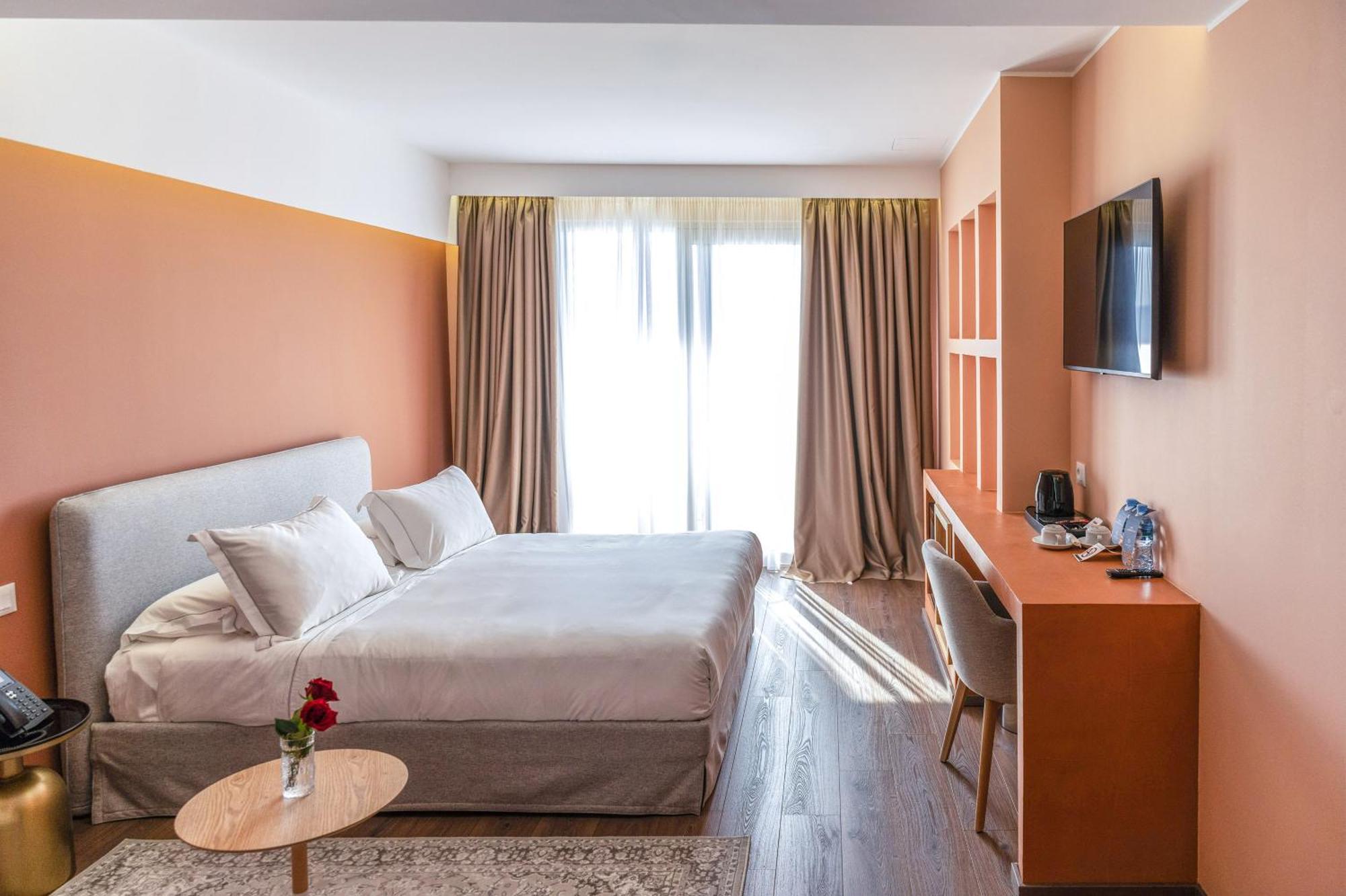 Hotel Vlora Priam, Affiliated By Melia Dış mekan fotoğraf