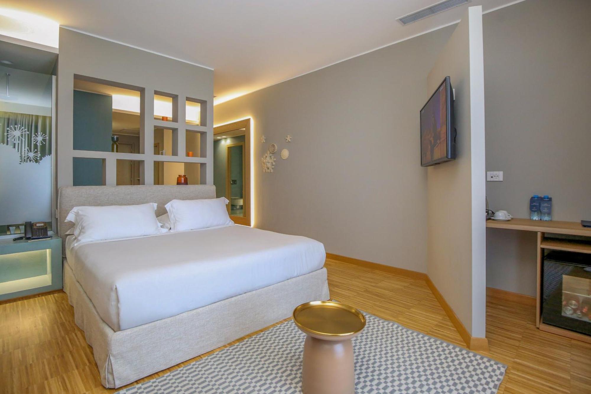 Hotel Vlora Priam, Affiliated By Melia Dış mekan fotoğraf