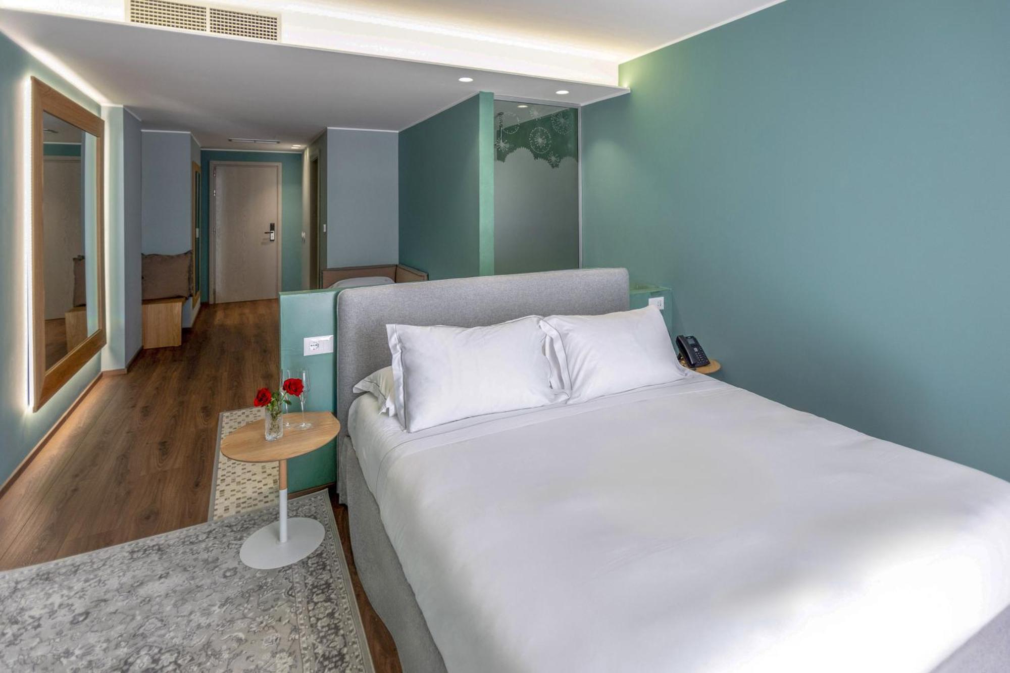 Hotel Vlora Priam, Affiliated By Melia Dış mekan fotoğraf