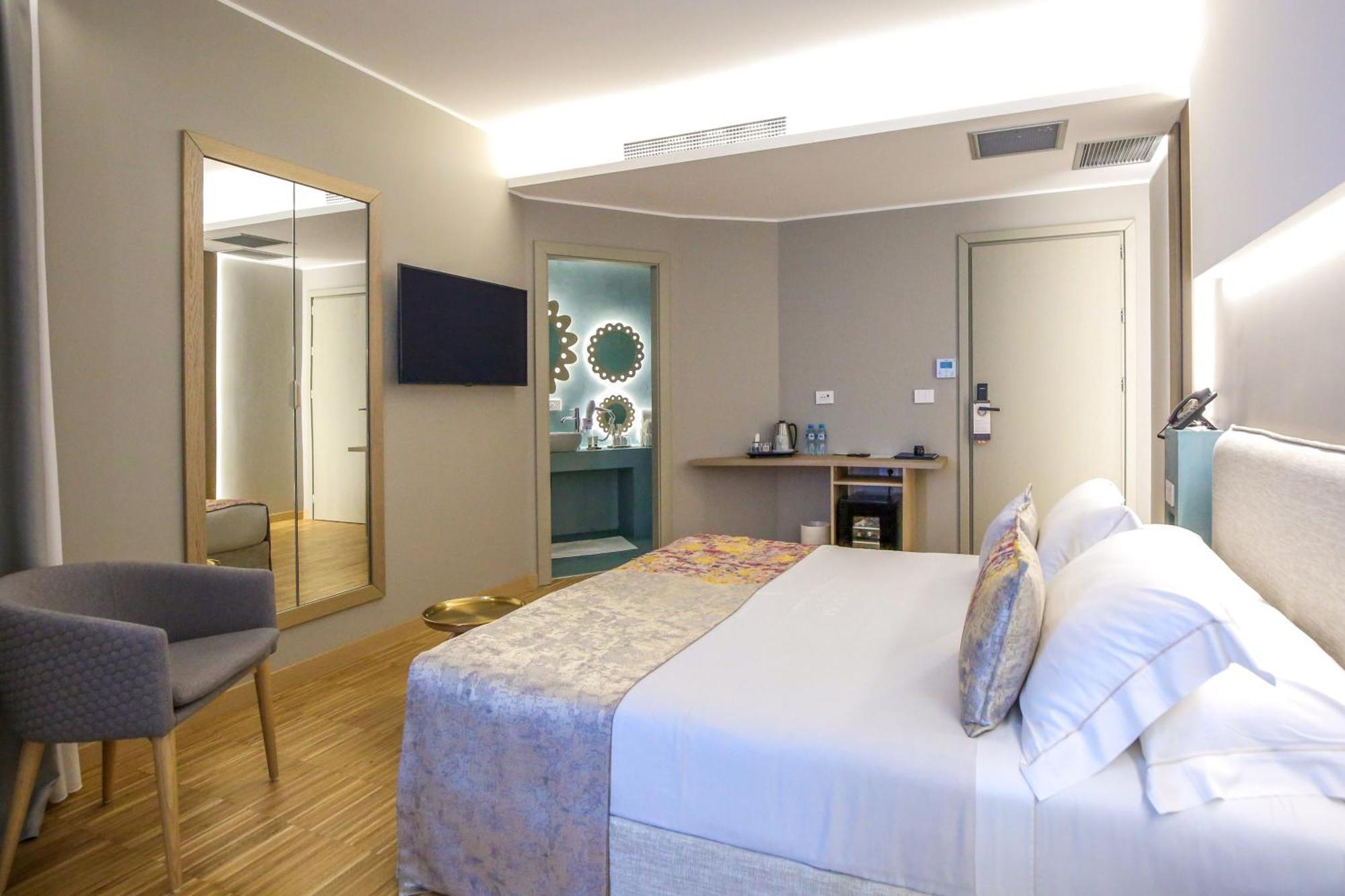 Hotel Vlora Priam, Affiliated By Melia Dış mekan fotoğraf
